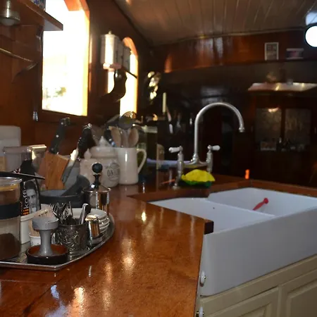 Botel Art Deco Houseboat On Super Location