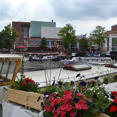 Botel Art Deco Houseboat On Super Location