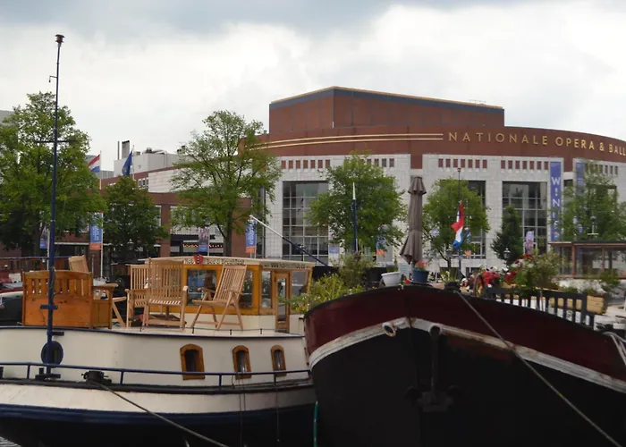 Art Deco Houseboat On Super Location *
