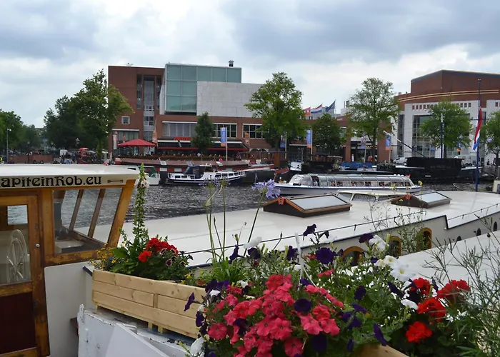Båthotell Art Deco Houseboat On Super Location