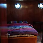 Art Deco Houseboat On Super Location Ботель Амстердам