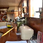Ботель Art Deco Houseboat On Super Location Амстердам
