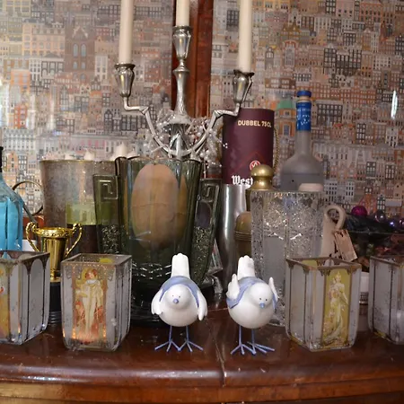 Art Deco Houseboat On Super Location *